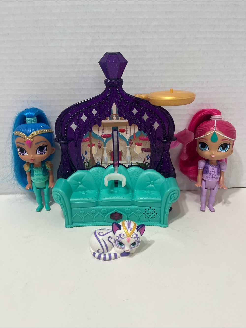 Fisher Price Shimmer and Shine float and sing palace friends playset genie dolls